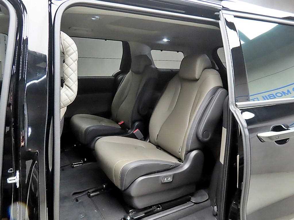 KIA Carnival - Vista 6