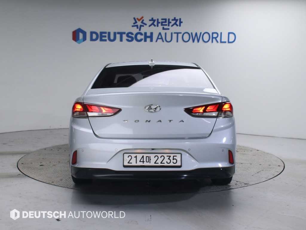 HYUNDAI Sonata - Vista 4