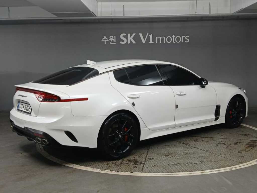 KIA Stinger - Vista 4