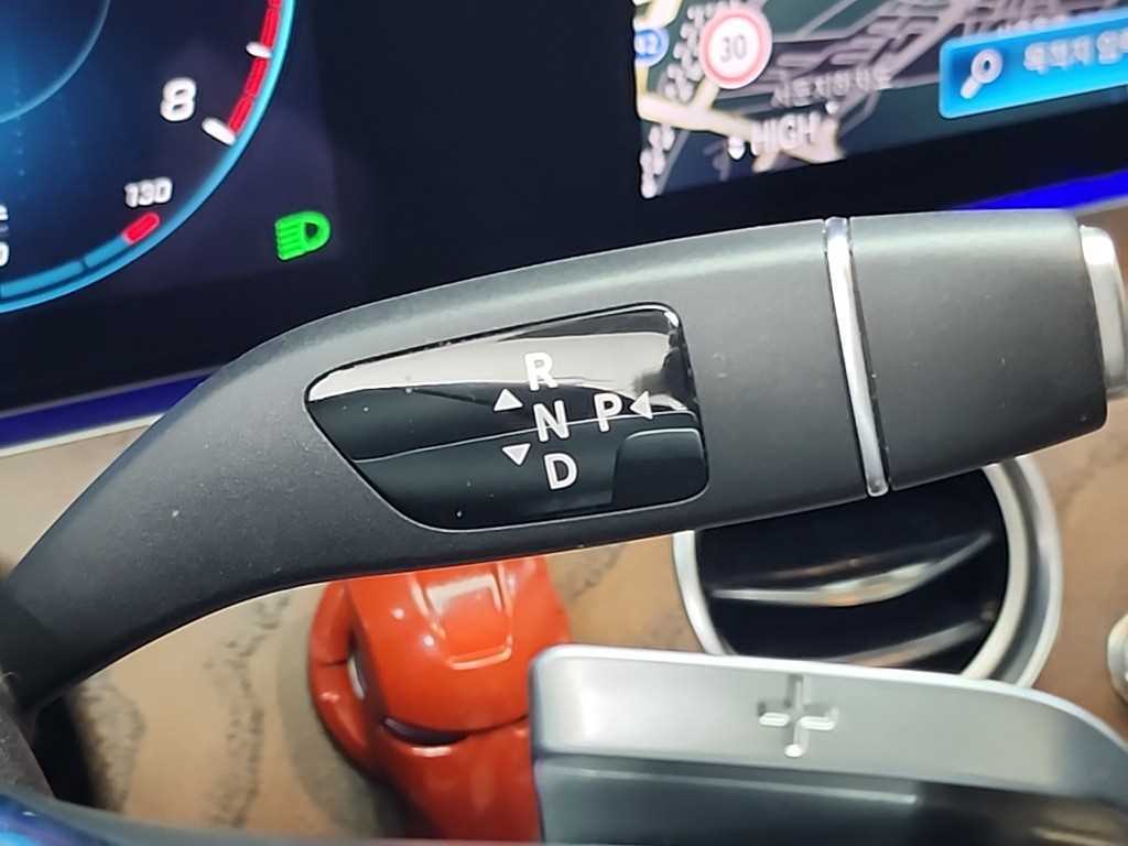 Mercedes Benz E class - Vista 9