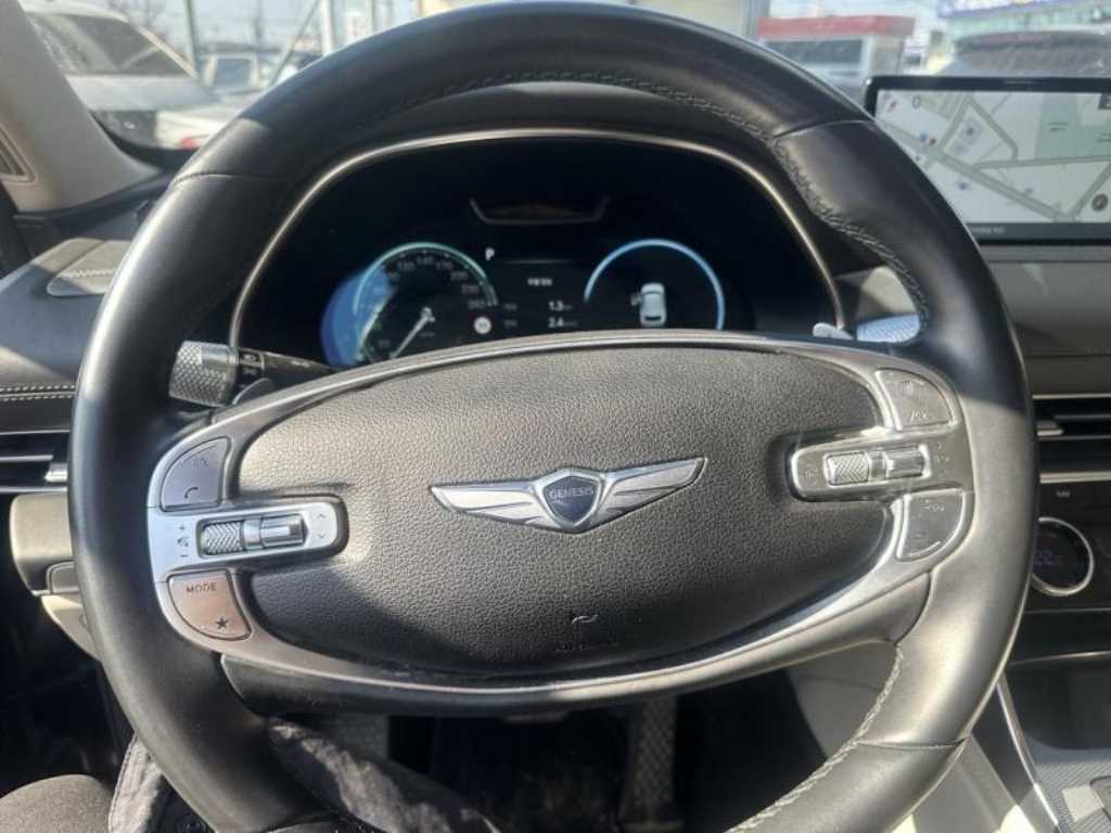 Genesis GV80 - Vista 9