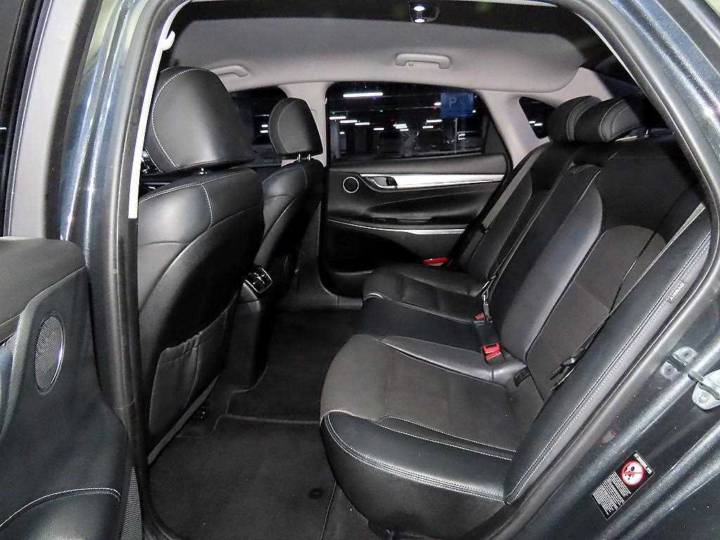 HYUNDAI Grandeur - Vista 7