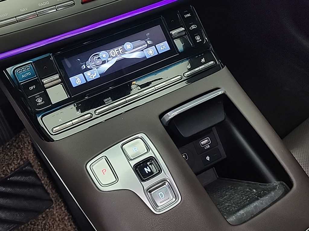 HYUNDAI Grandeur - Vista 9