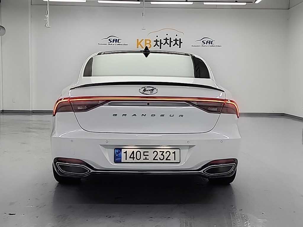 HYUNDAI Grandeur - Vista 3