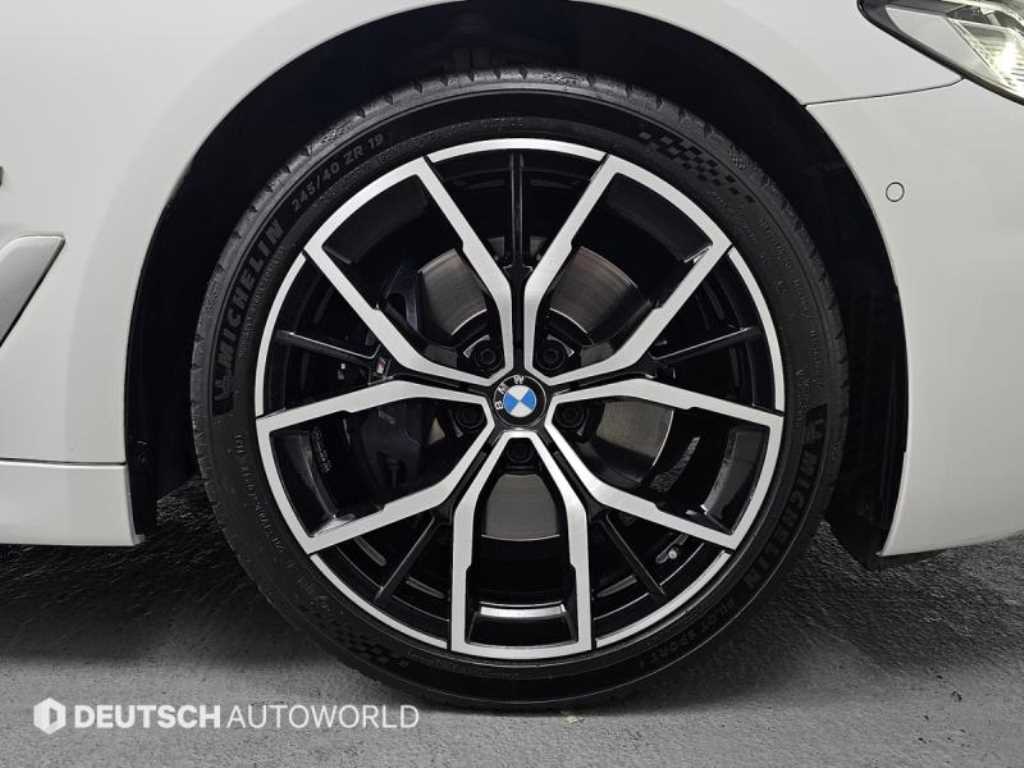 BMW 5 Series - Vista 5