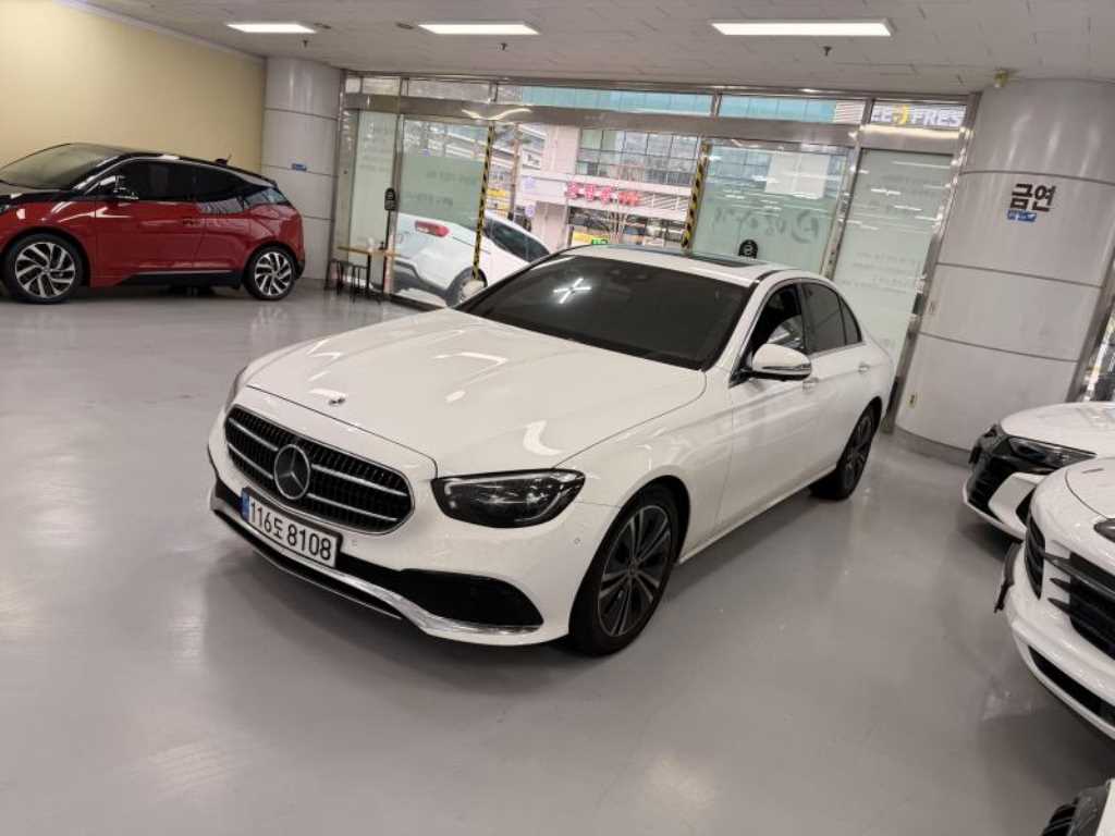 Mercedes Benz E class - Vista 2