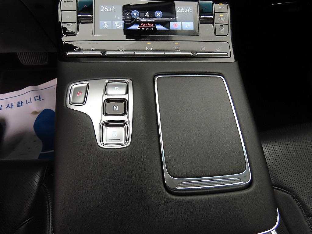 HYUNDAI Grandeur - Vista 10