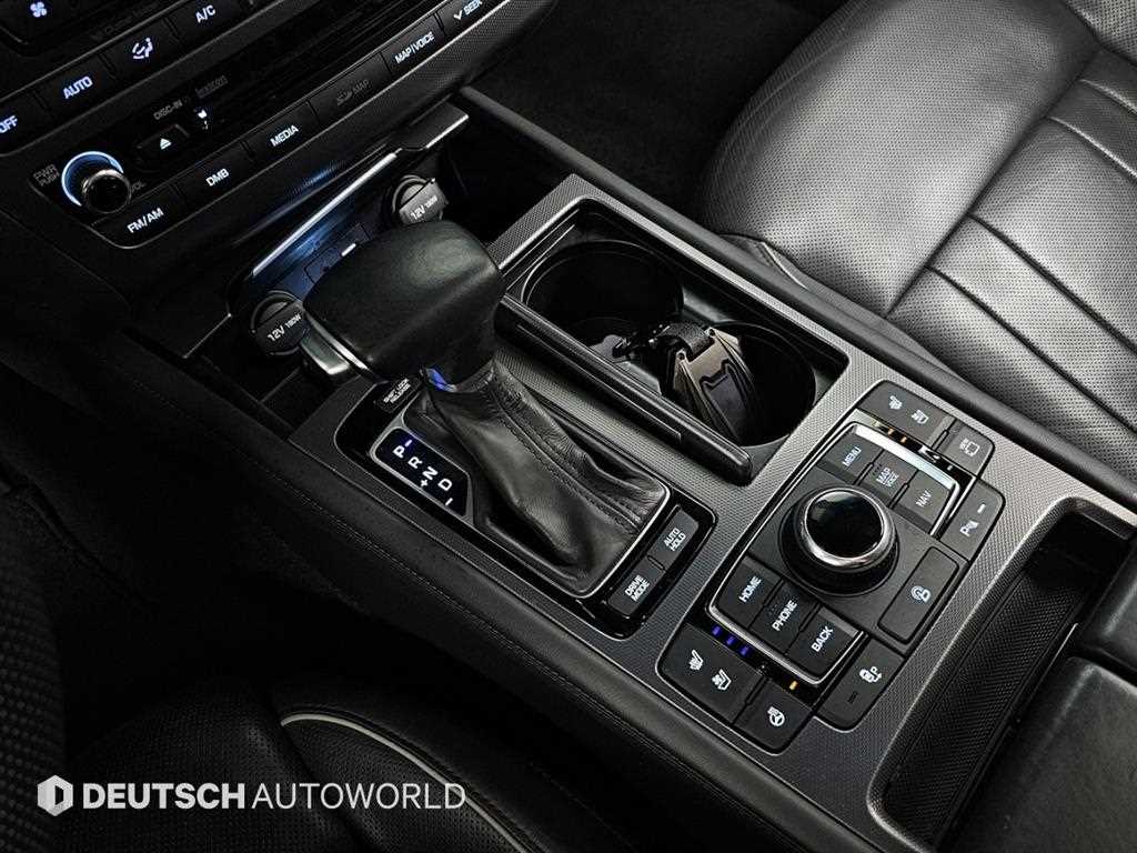 HYUNDAI Genesis - Vista 9