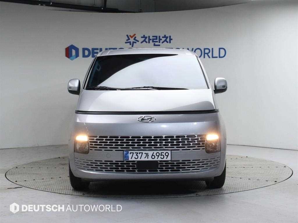 HYUNDAI Staria - Vista 3