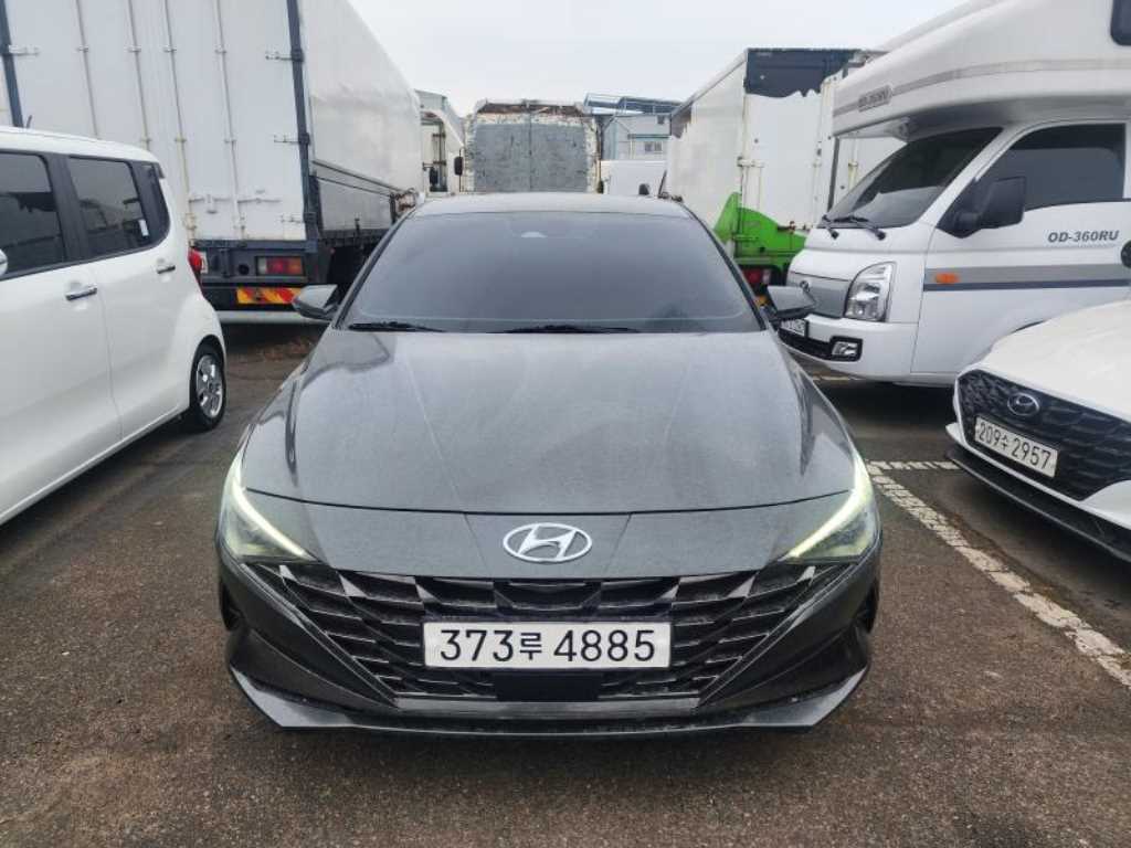 HYUNDAI Avante - Vista 2