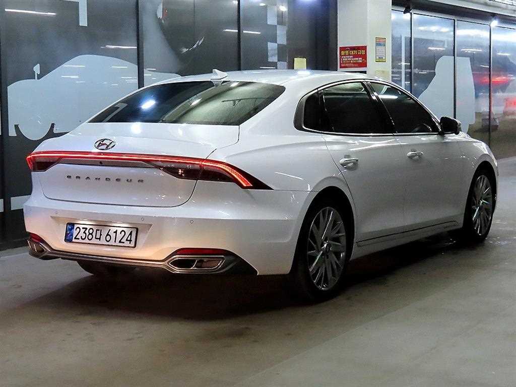 HYUNDAI Grandeur - Vista 4