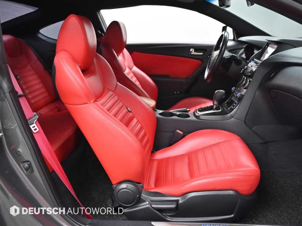 HYUNDAI Genesis - Vista 10