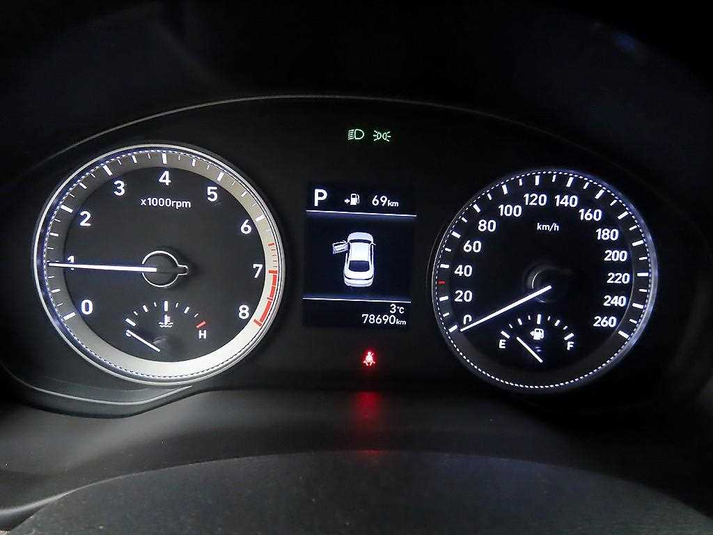 HYUNDAI Grandeur - Vista 8