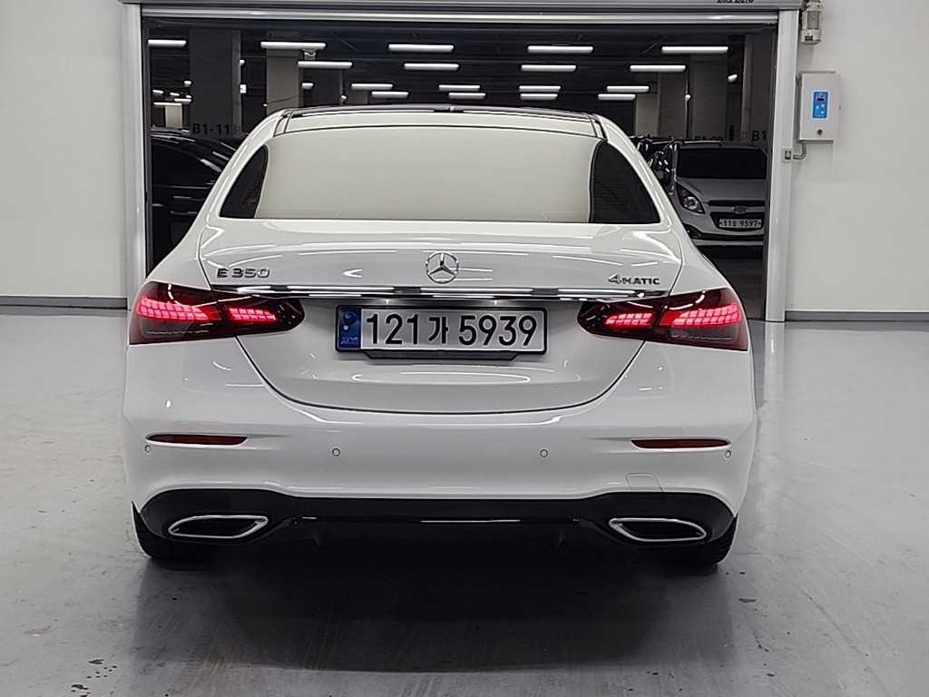 Mercedes Benz E class - Vista 3