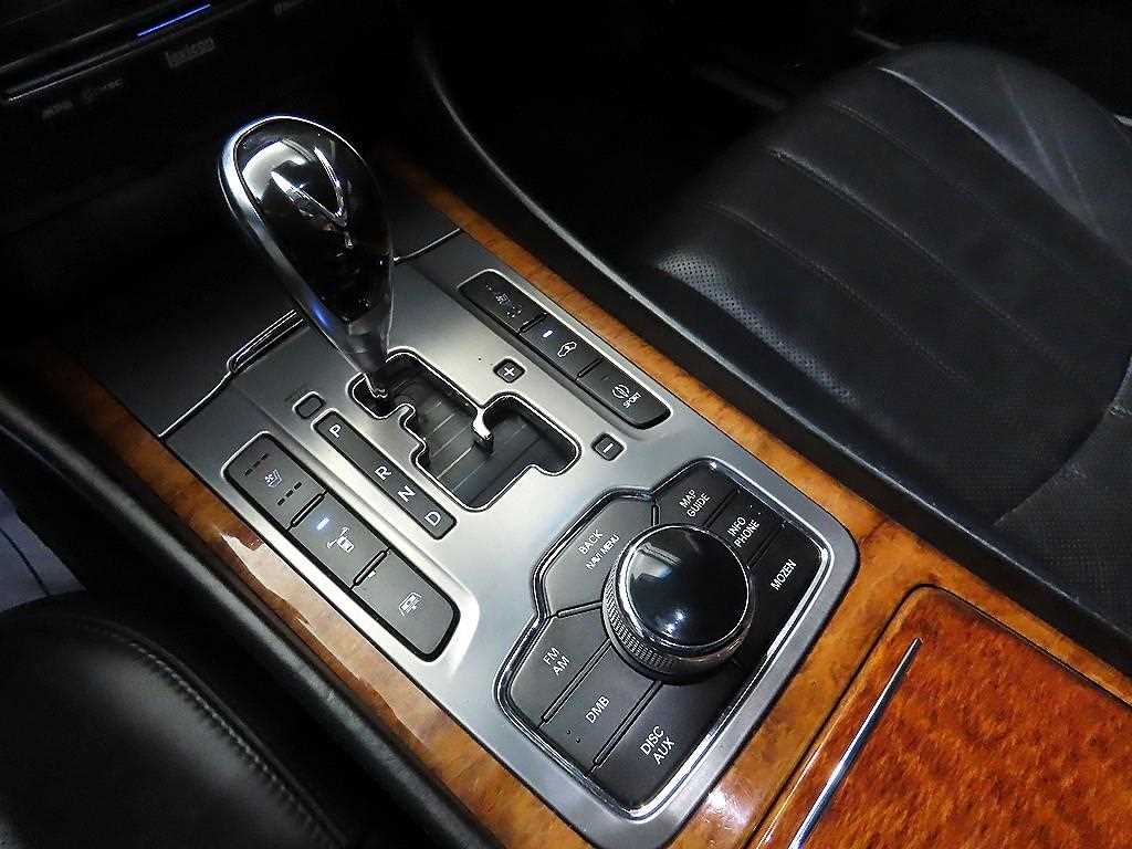 HYUNDAI Equus - Vista 12