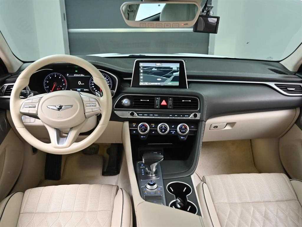 Genesis G70 - Vista 7