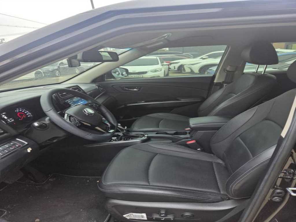 Ssangyong Tivoli - Vista 4