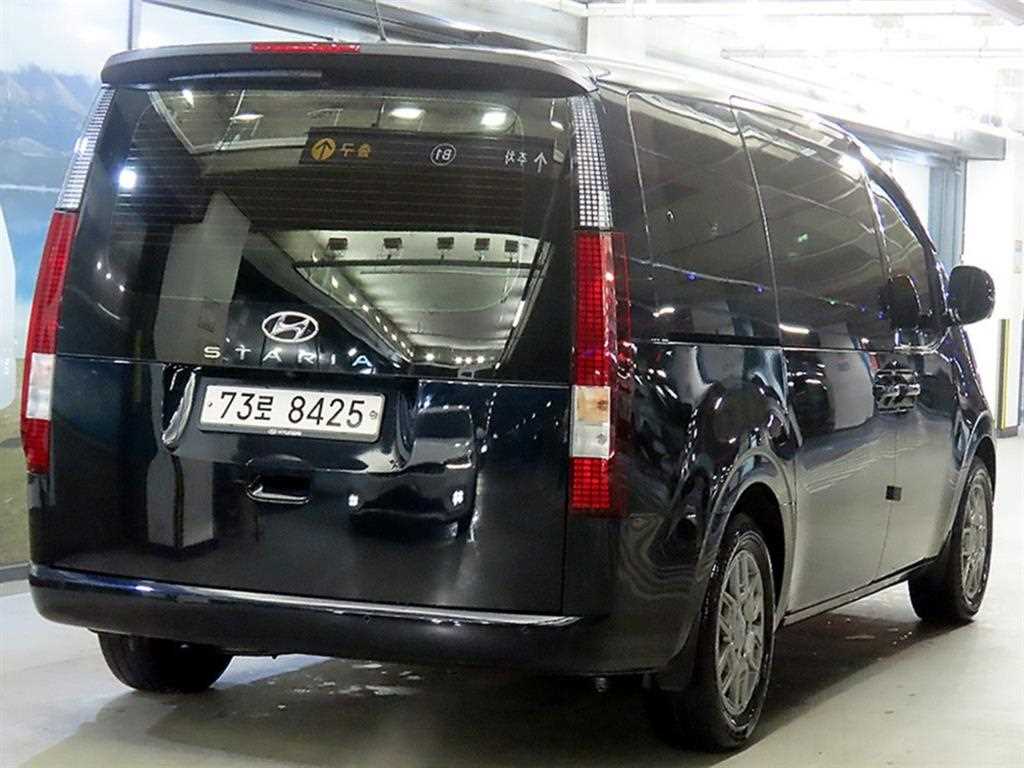 HYUNDAI Staria - Vista 4
