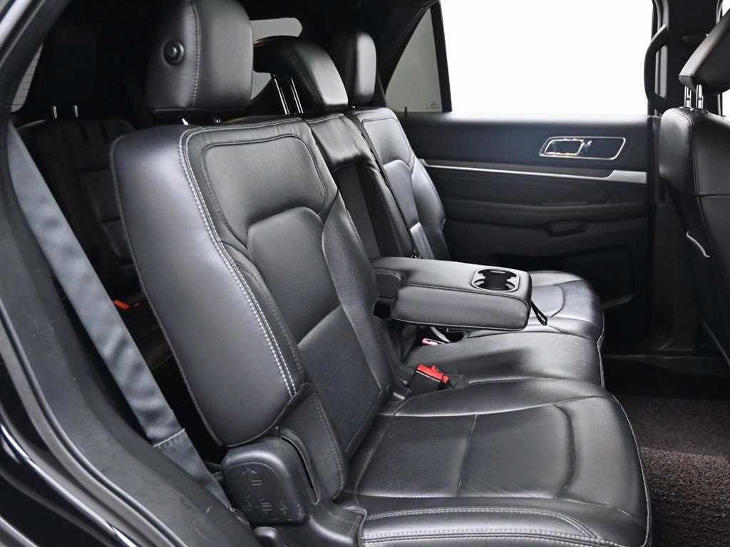 Ford Explorer - Vista 11