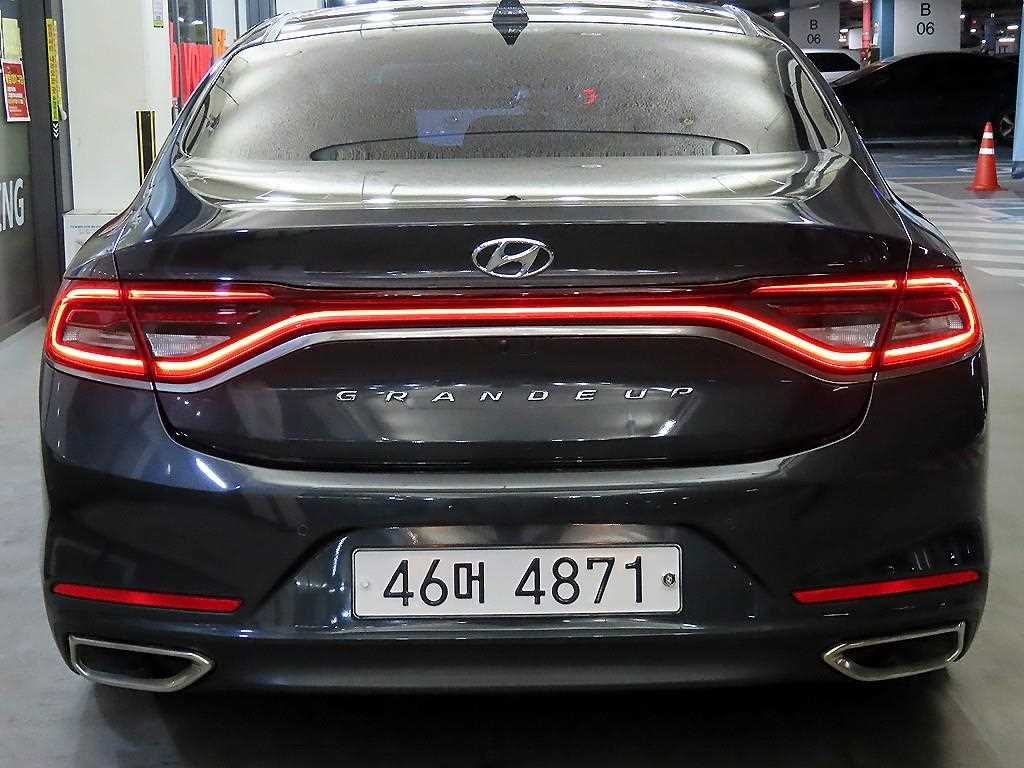 HYUNDAI Grandeur - Vista 5