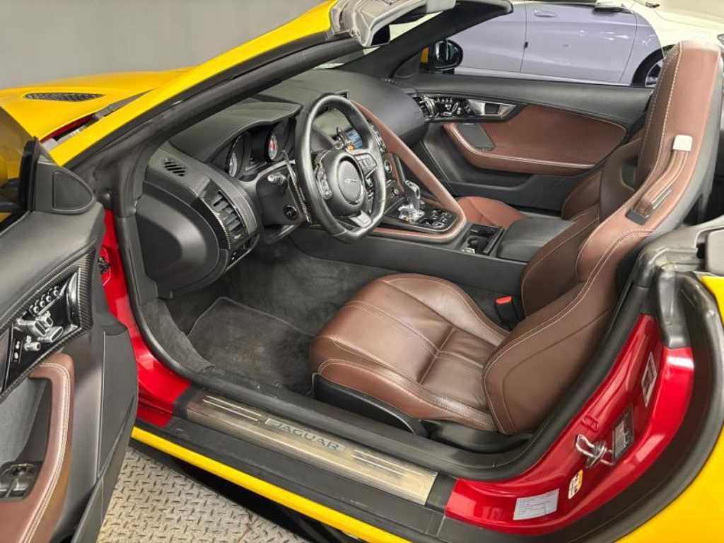 Jaguar F-TYPE - Vista 7