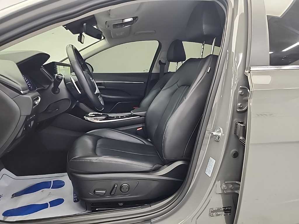 HYUNDAI Sonata - Vista 11