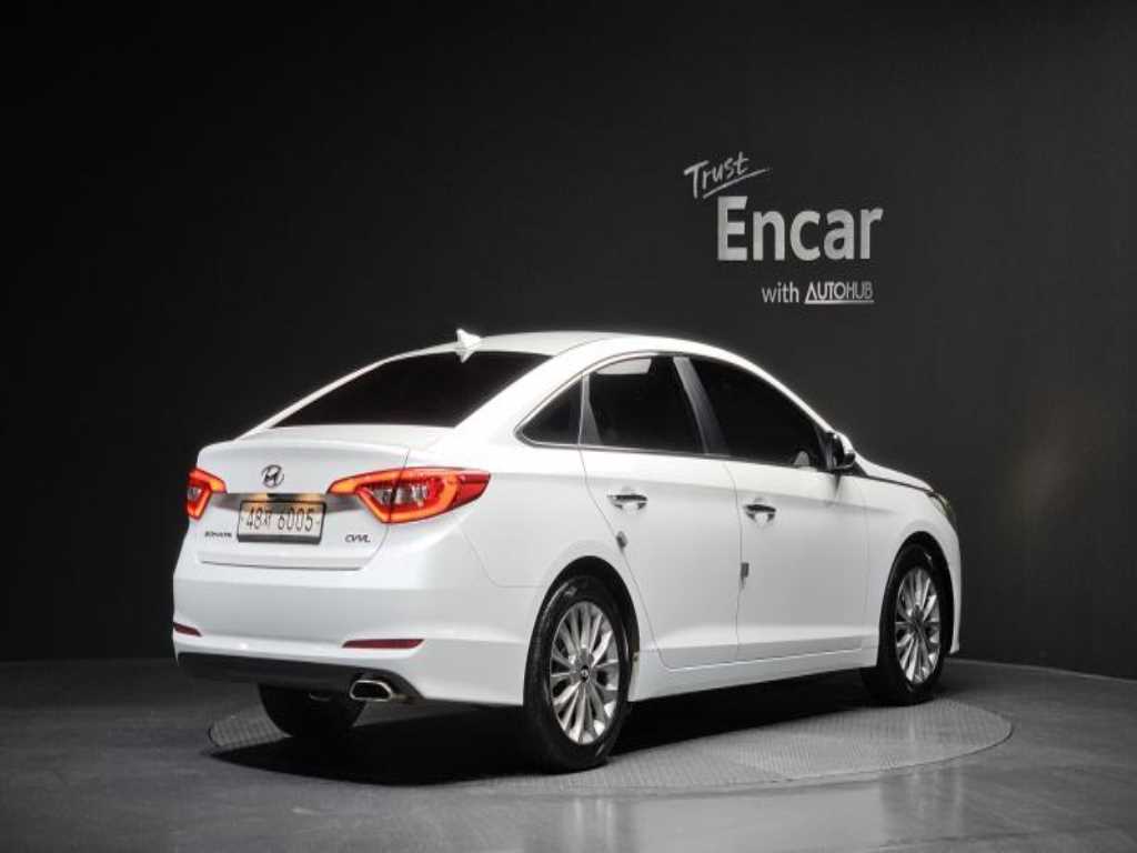 HYUNDAI Sonata - Vista 2