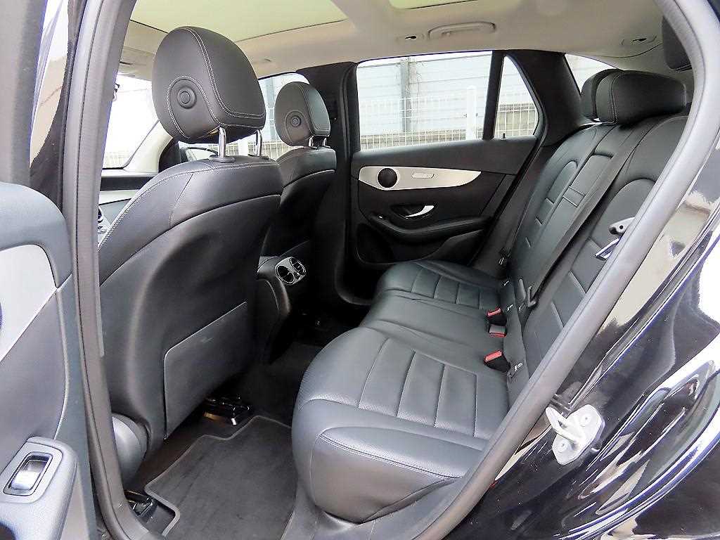 Mercedes Benz GLC Class - Vista 6