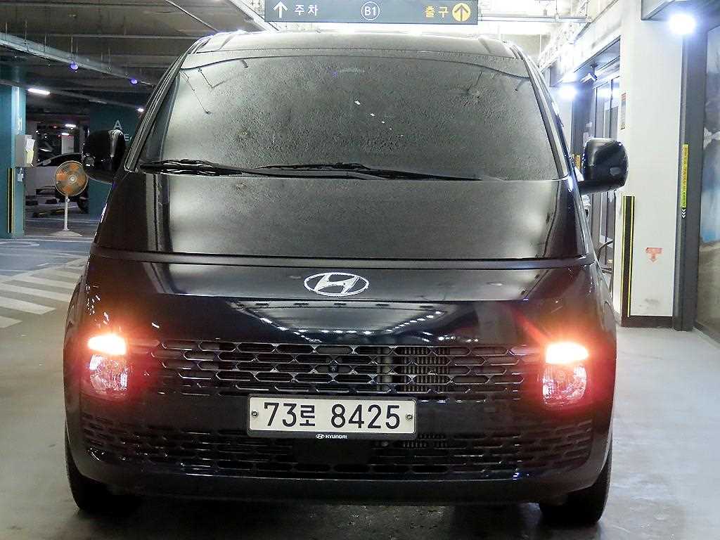 HYUNDAI Staria - Vista 2