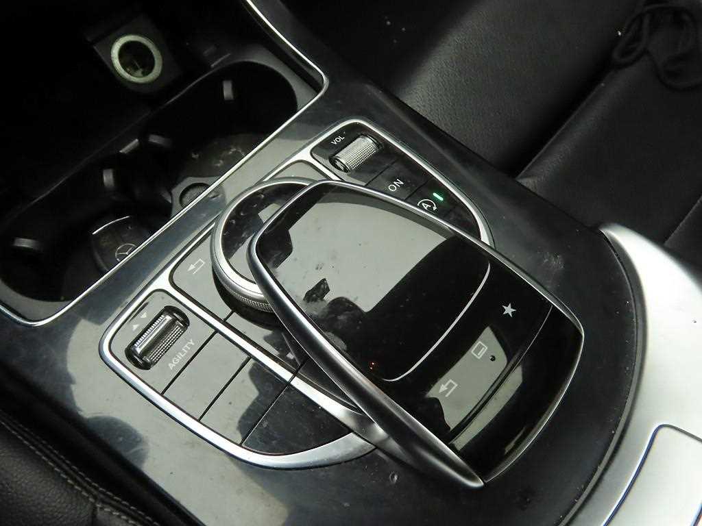 Mercedes Benz C Class - Vista 12