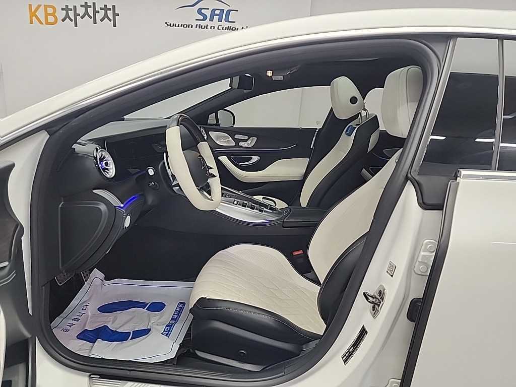 Mercedes Benz AMG GT - Vista 11