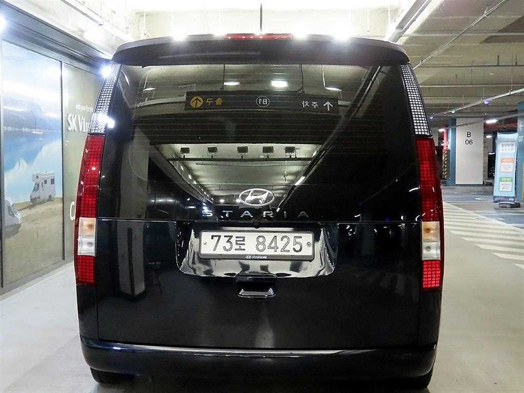 HYUNDAI Staria - Vista 5