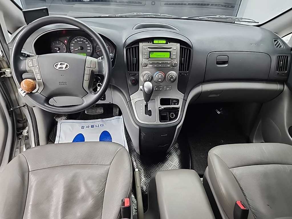 HYUNDAI Starex - Vista 7