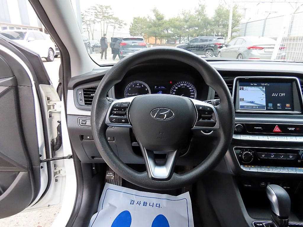 HYUNDAI Sonata - Vista 8