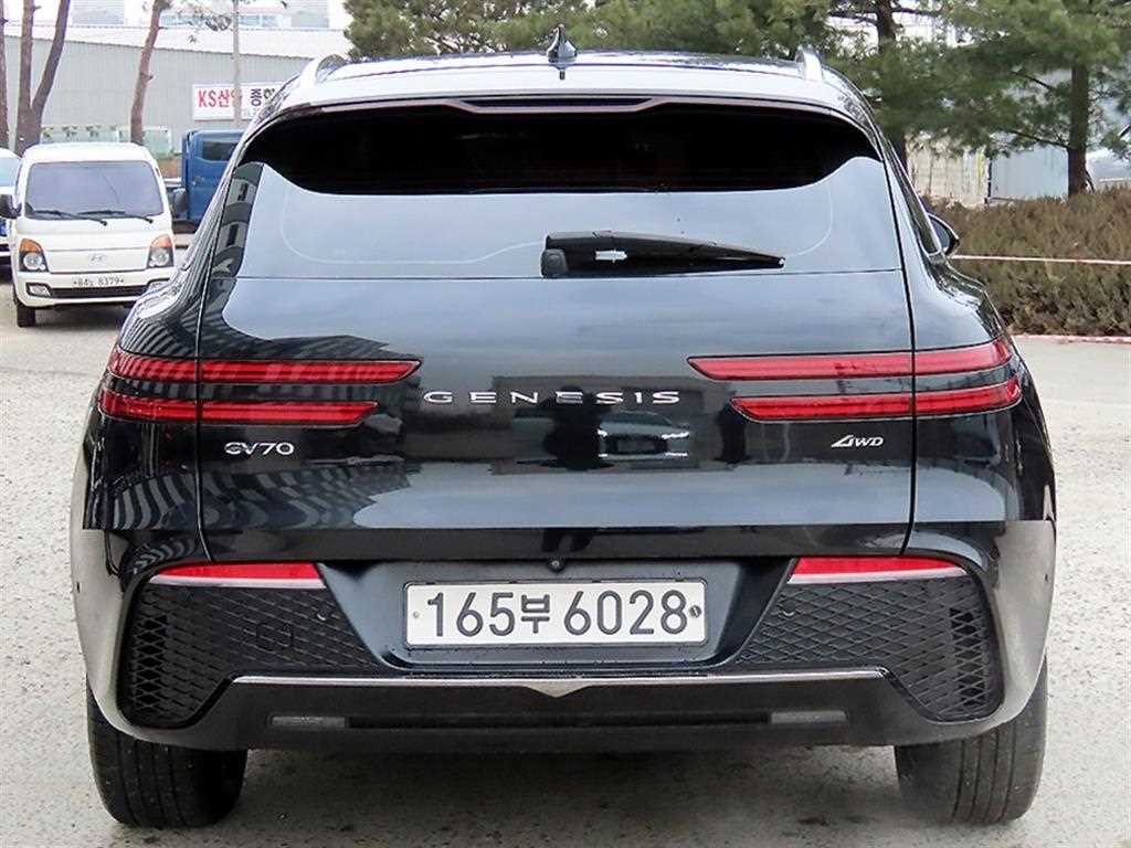 Genesis GV70 - Vista 4