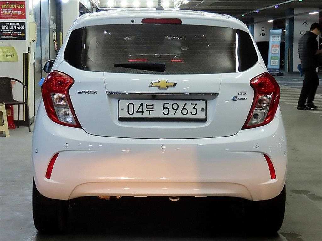 Chevrolet Spark - Vista 5
