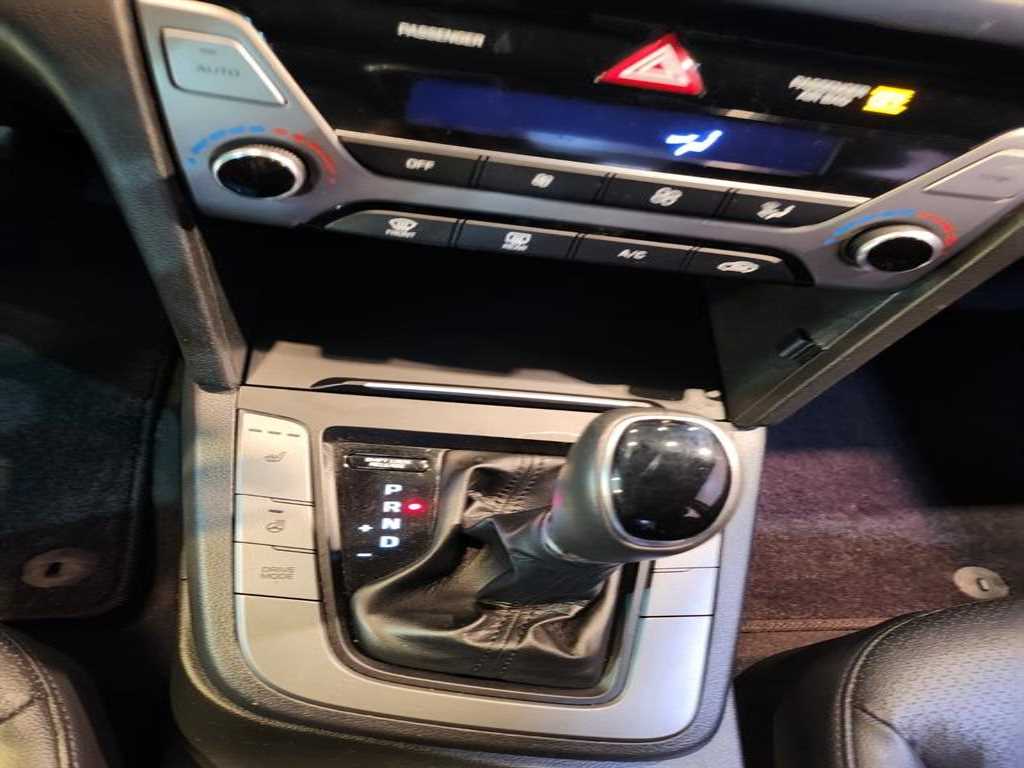 HYUNDAI Avante 2016 Gris - Importación desde Corea - HF Imports Iquique - Foto 16