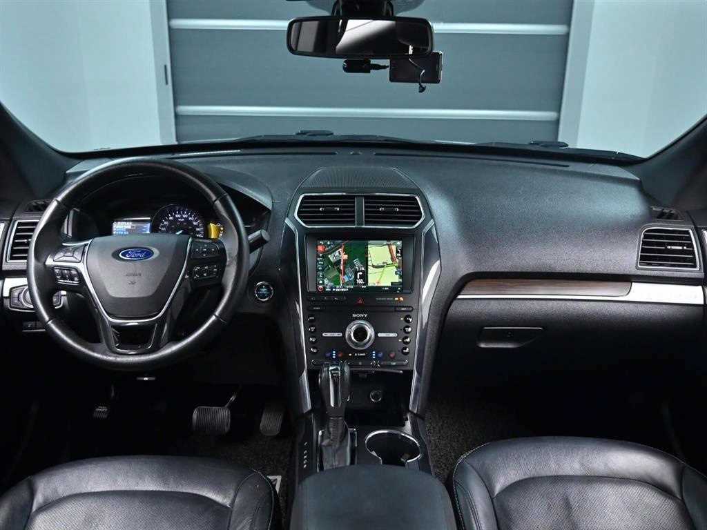 Ford Explorer - Vista 6