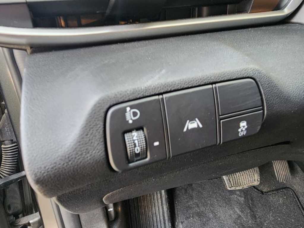 HYUNDAI Avante - Vista 9