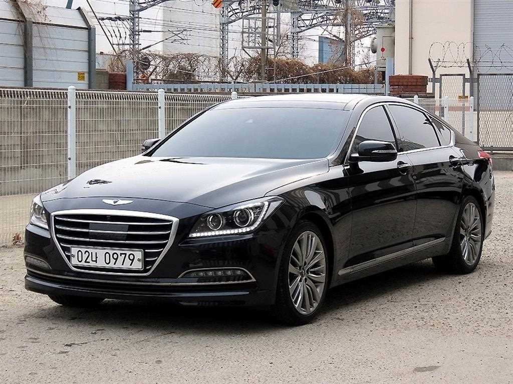 HYUNDAI Genesis - Vista 2