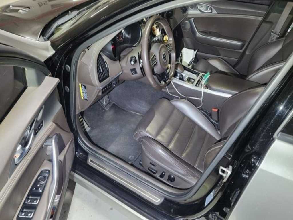 KIA Stinger - Vista 5