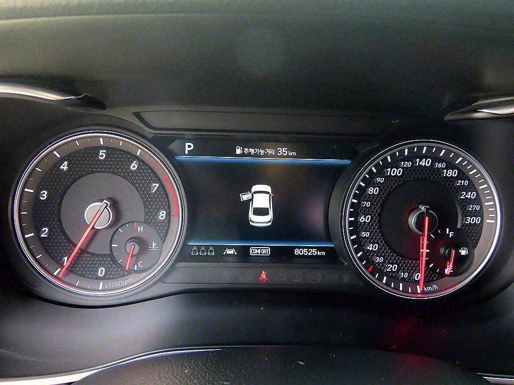 Genesis G70 - Vista 8