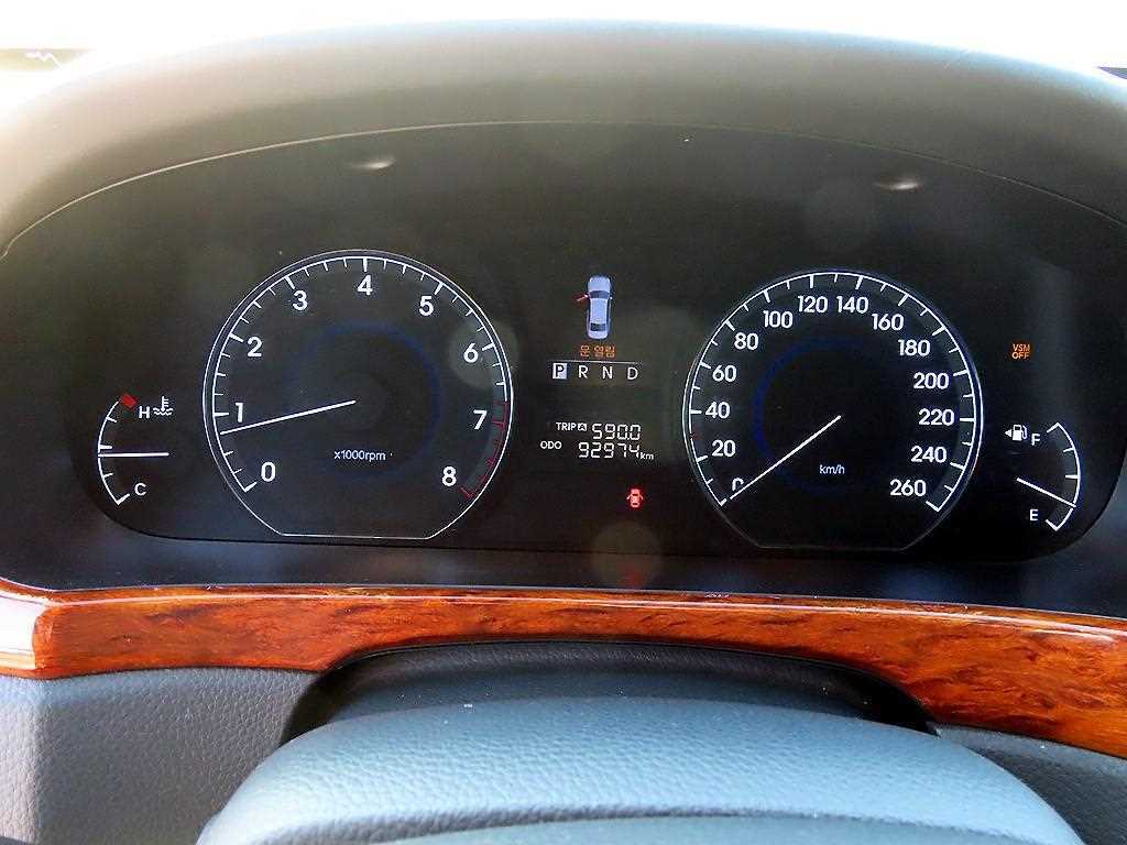 HYUNDAI Equus - Vista 8