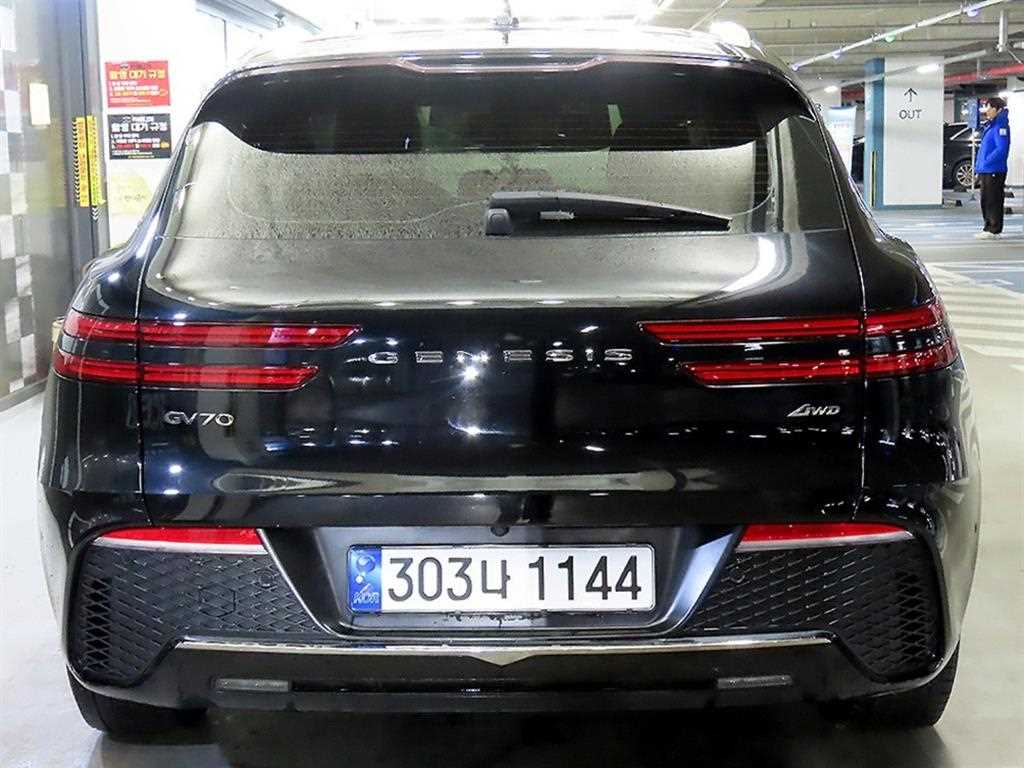 Genesis GV70 - Vista 5