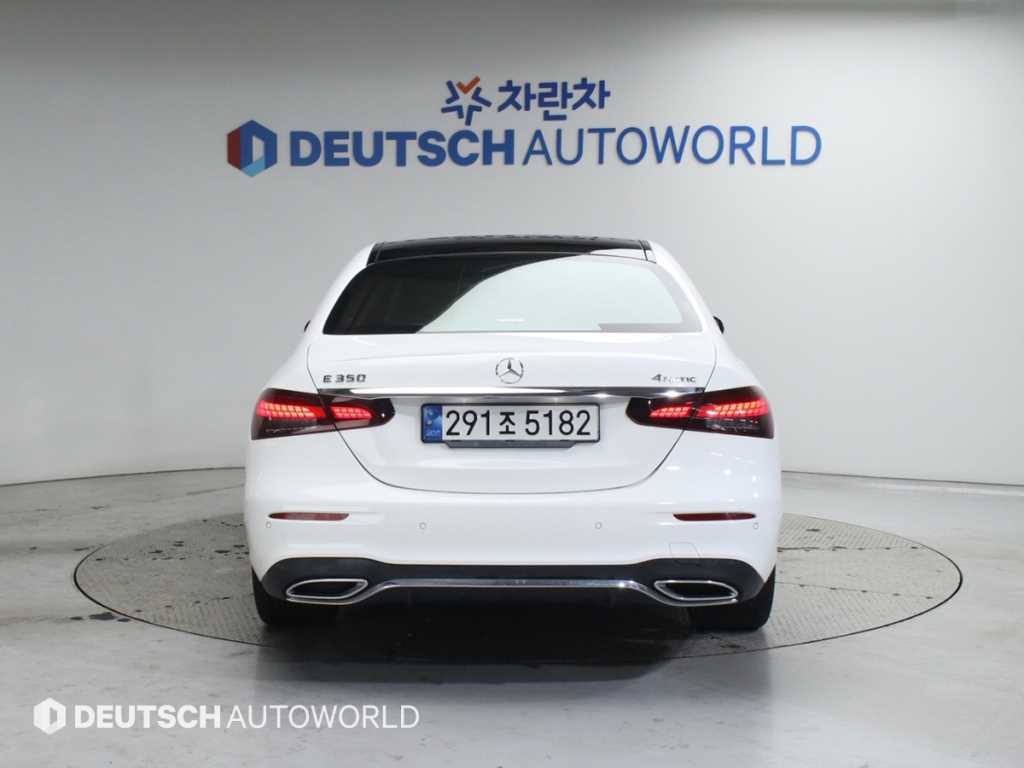 Mercedes Benz E class - Vista 4