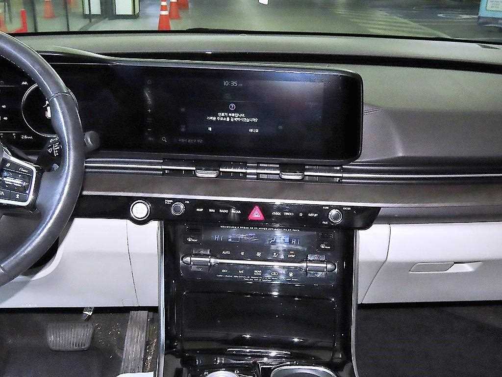 KIA Carnival - Vista 11