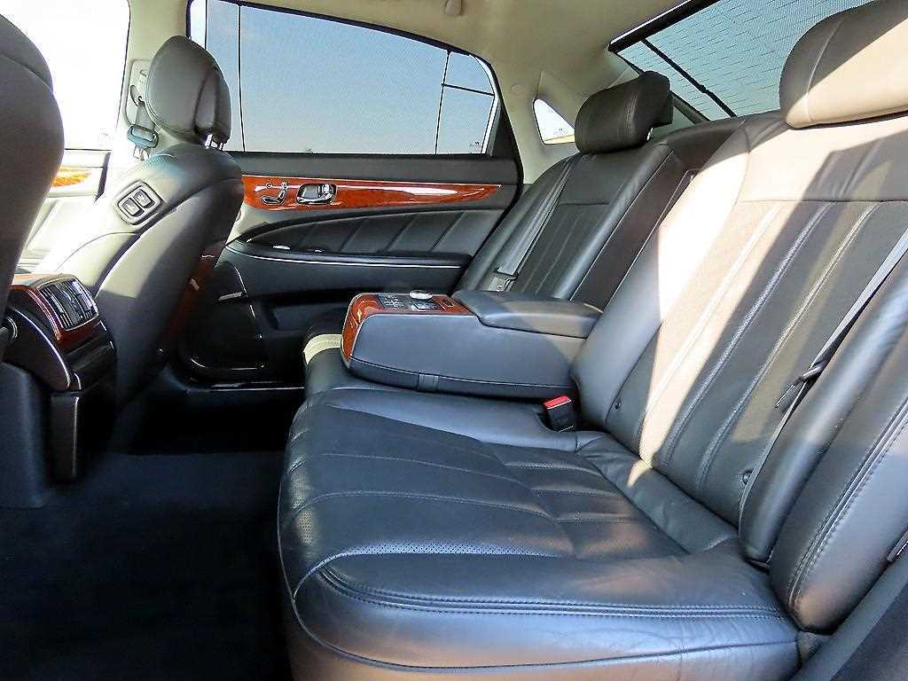 HYUNDAI Equus - Vista 6