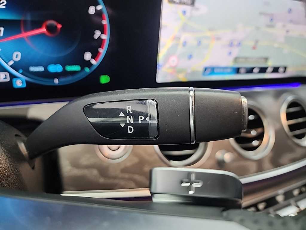 Mercedes Benz E class - Vista 8