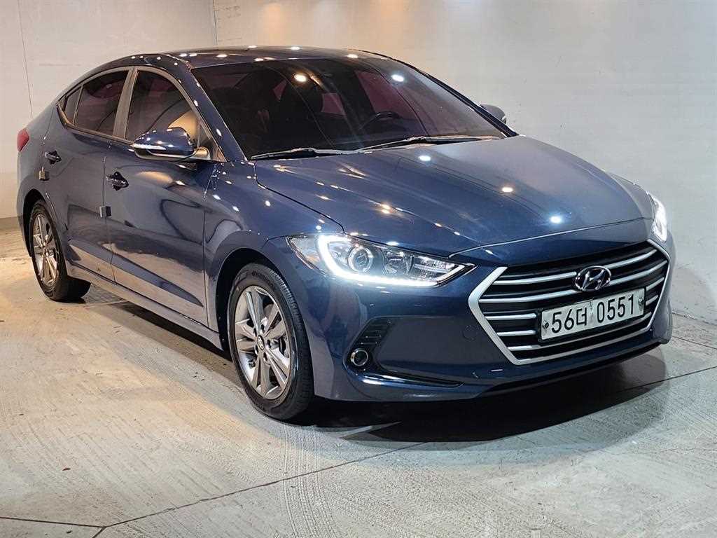 HYUNDAI Avante - Vista 2