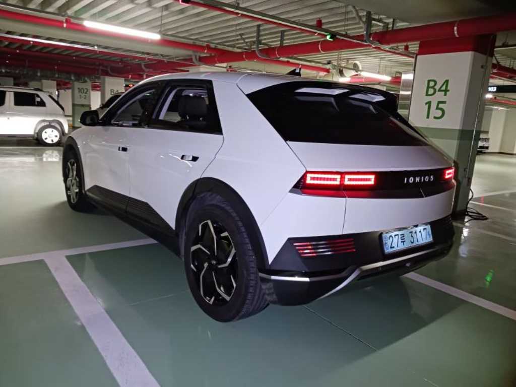 HYUNDAI Ioniq 5 - Vista 5